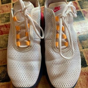 Nike Air Max Motion 2 Womens